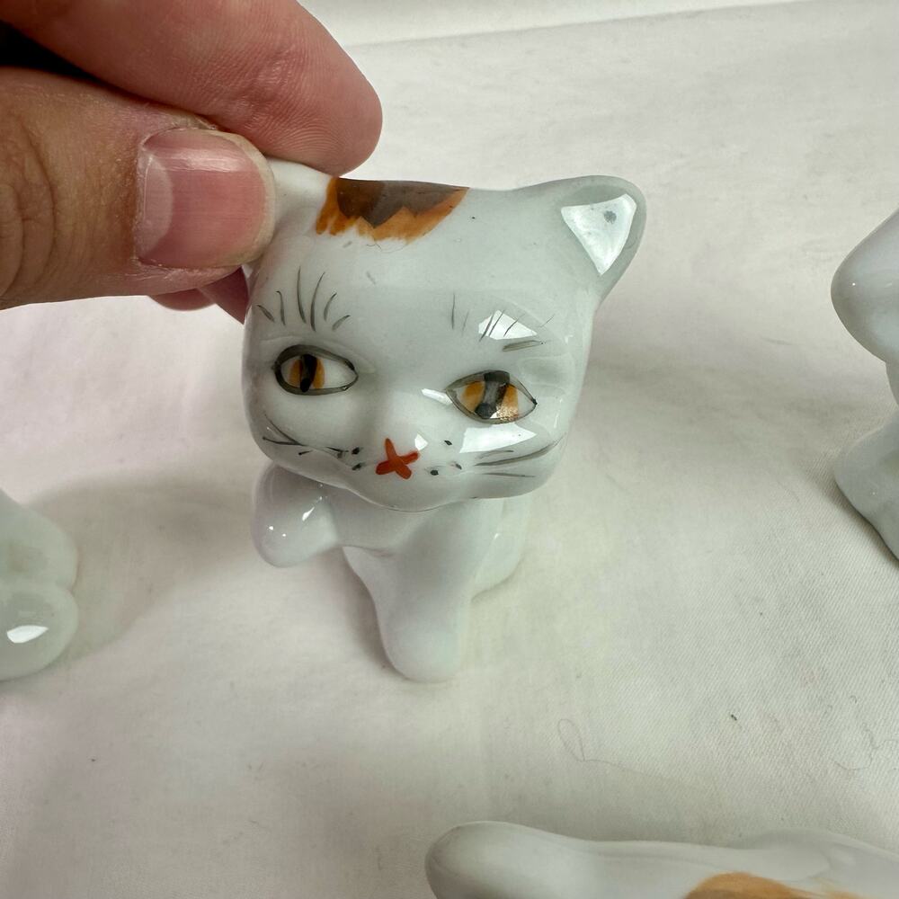 VTG Set 4 Porcelain Cat Figurines White & Tricolored Collectible Miniatures - Picture 3 of 9